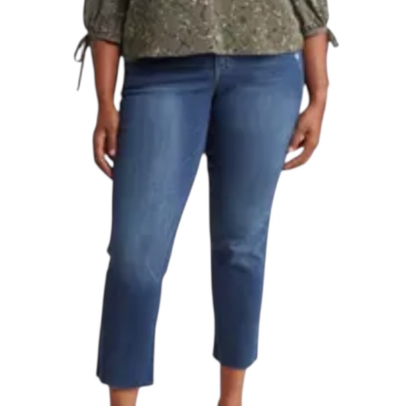 Democracy “AB”Solution Fray Hem Crop Jeans - Picture 1 of 10